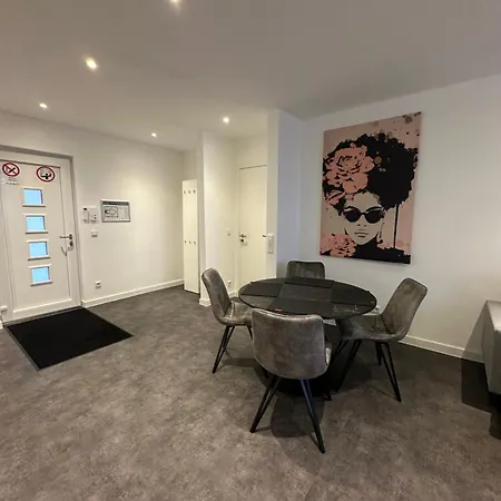 Apartment 6-living